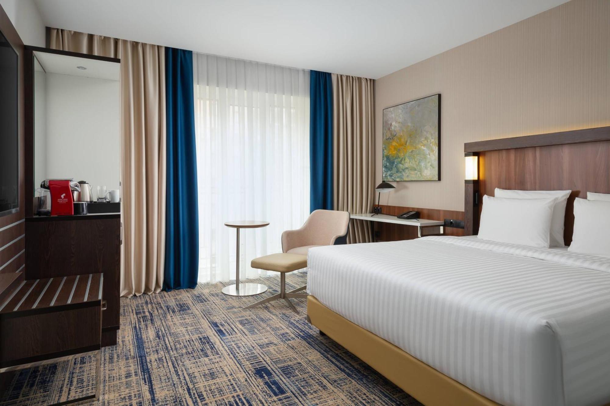 Hotel Courtyard By Marriott Taskent Exterior foto