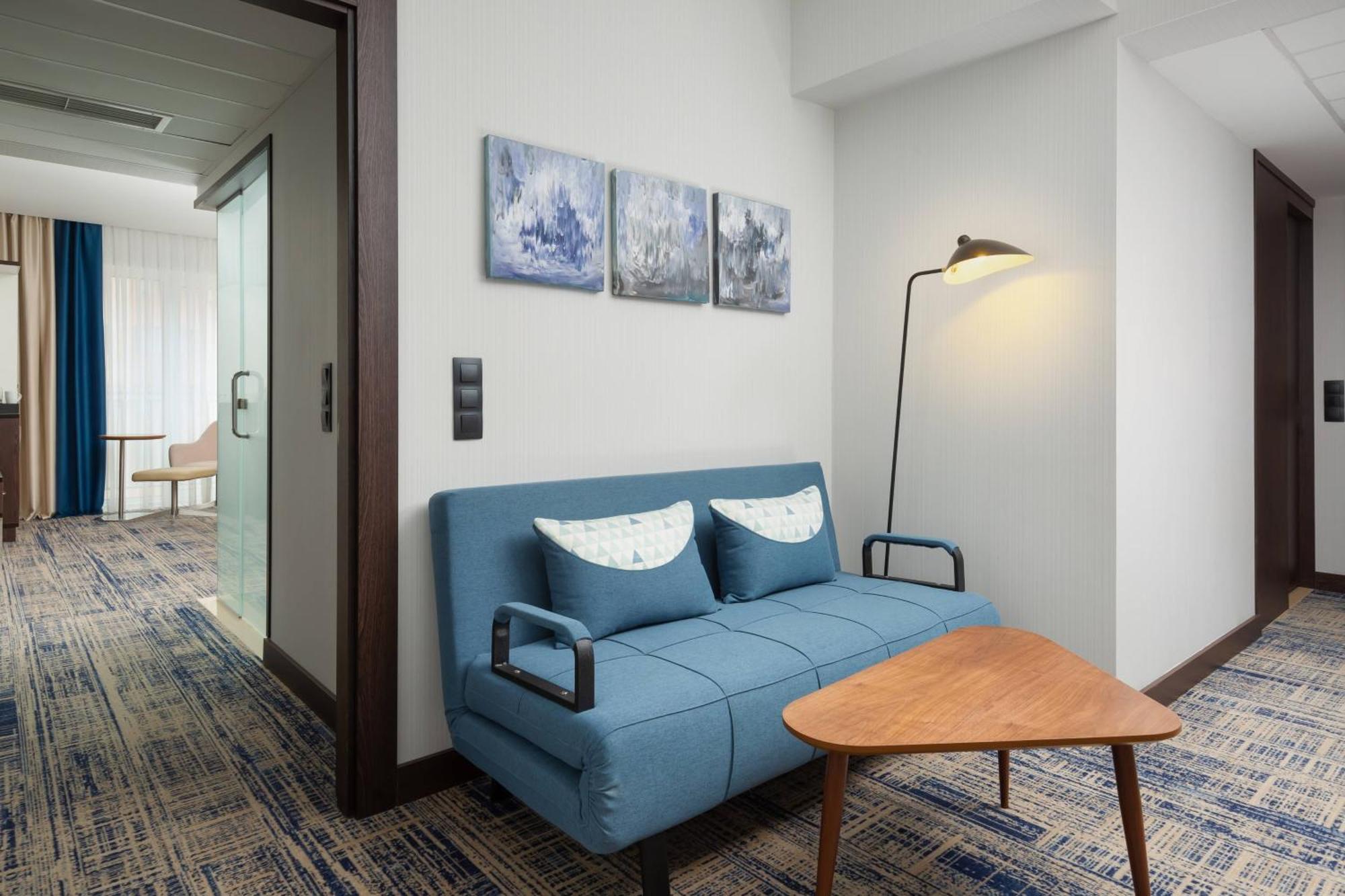 Hotel Courtyard By Marriott Taskent Exterior foto
